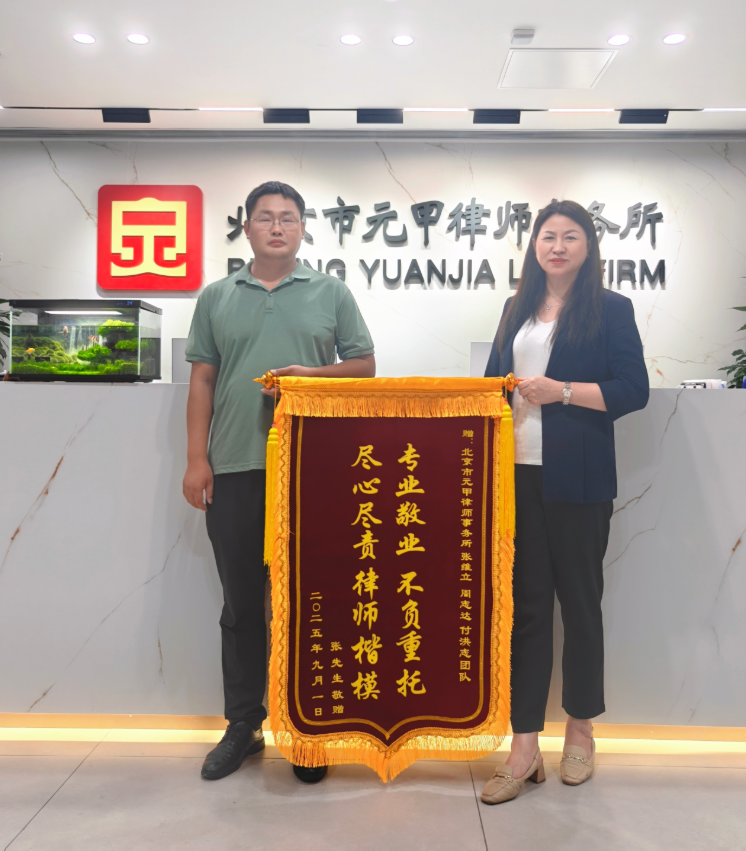 醉酒驾驶摩托车撞上在路边停放的货车导致自己头部外伤，还能获赔吗？